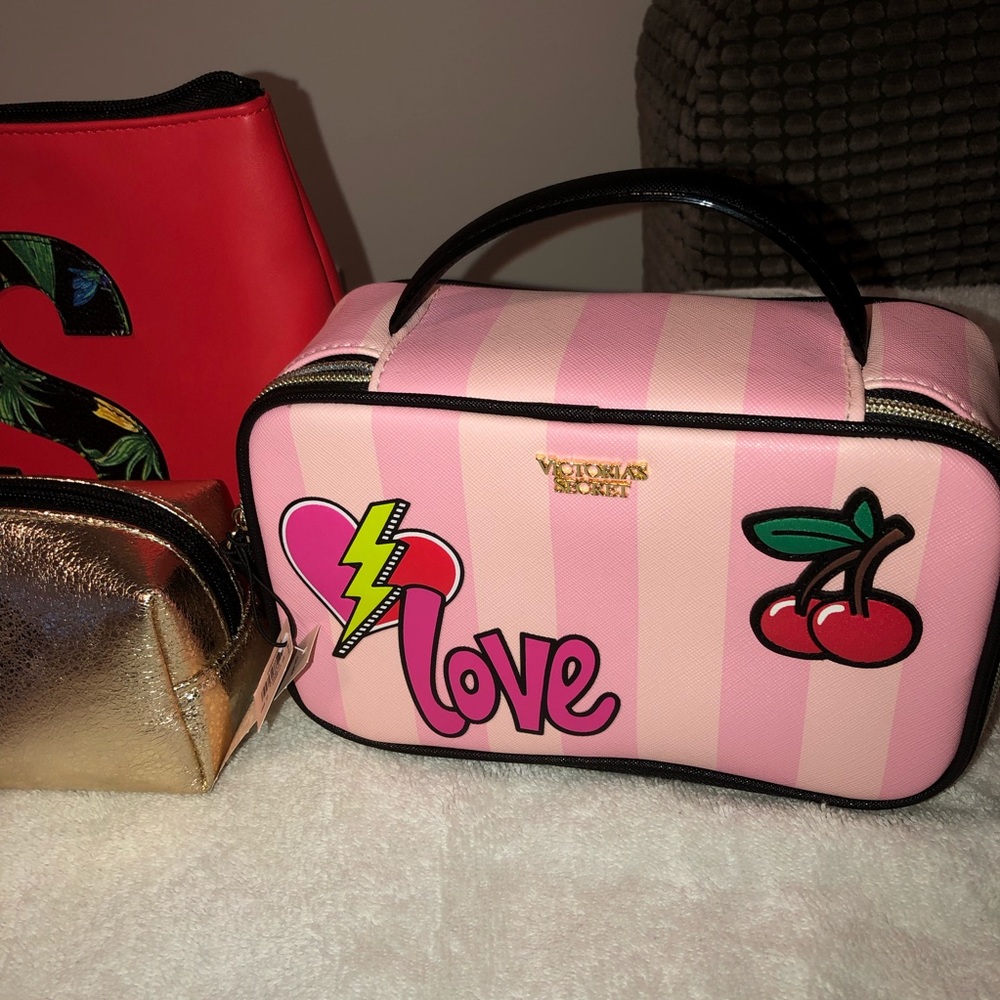 ๐ Victorias Secret Bags Bundle!! ๐ - Picture 3 of 8